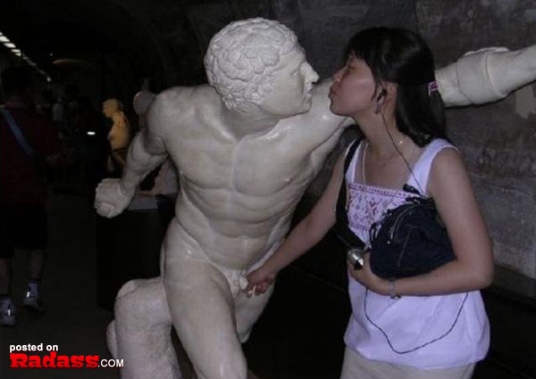 WTF Japan: Unusual museum encounter with a woman and a statue.