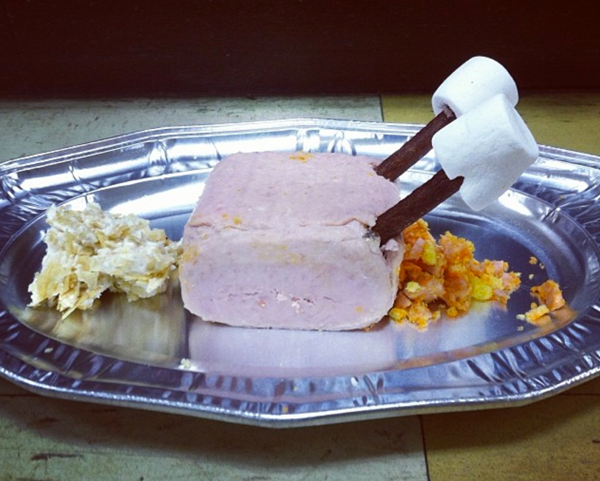 A dessert plate familiar to 19 college meals.