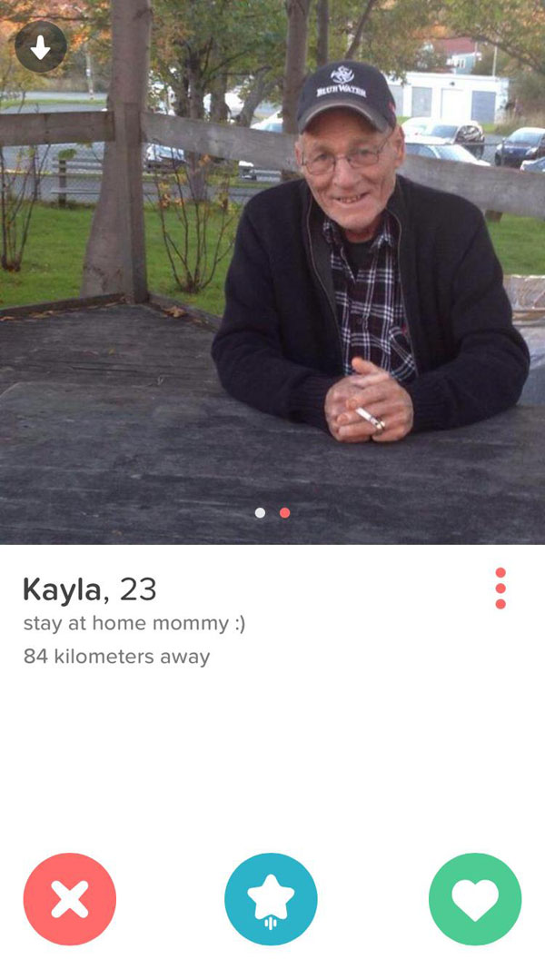 Top Tinder Finds for the Week: A man is sitting on a bench in front of an old man.