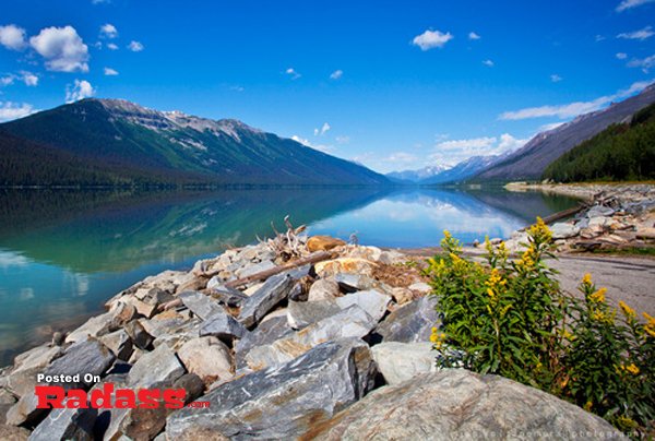 And I think to myself, what a wonderful world with a lake and mountains.