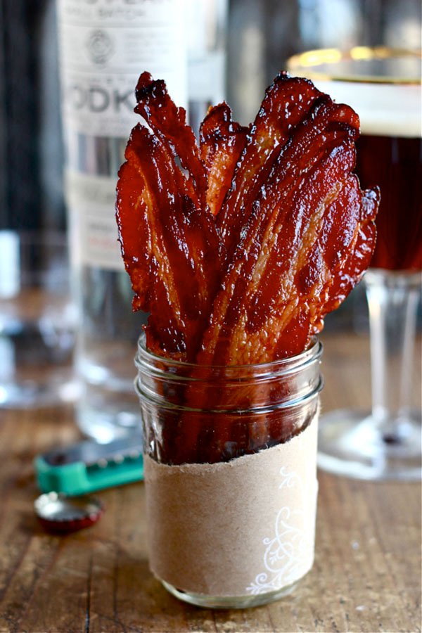 Bacon jar, beer glass.