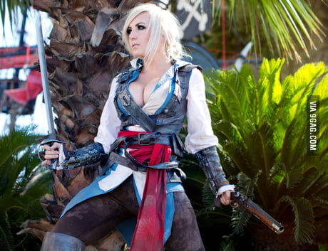 Assassin's Creed game featuring convincing cosplay.