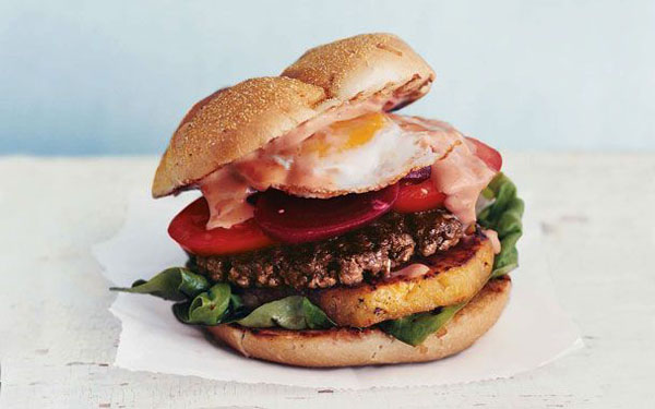 An awesome burger with a fried egg, perfect for Super Bowl.