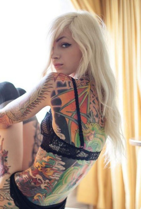 Hot girls with tats. (15)