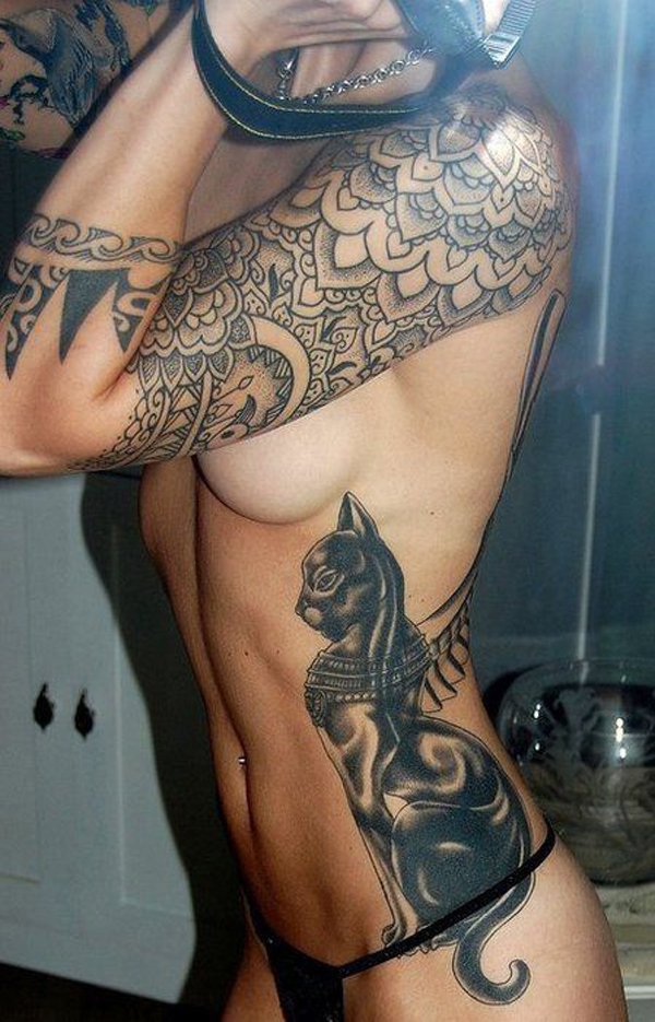Hot girls with tats. (26)