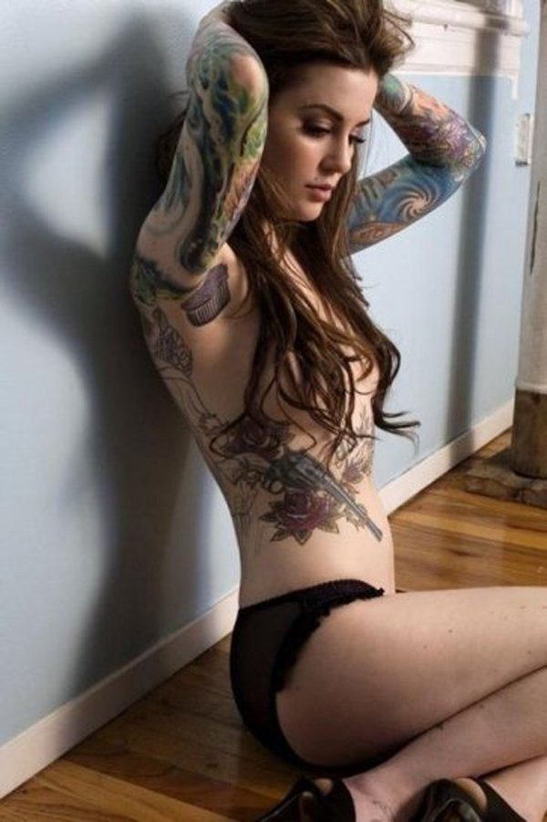 Hot girls with tats. (33)