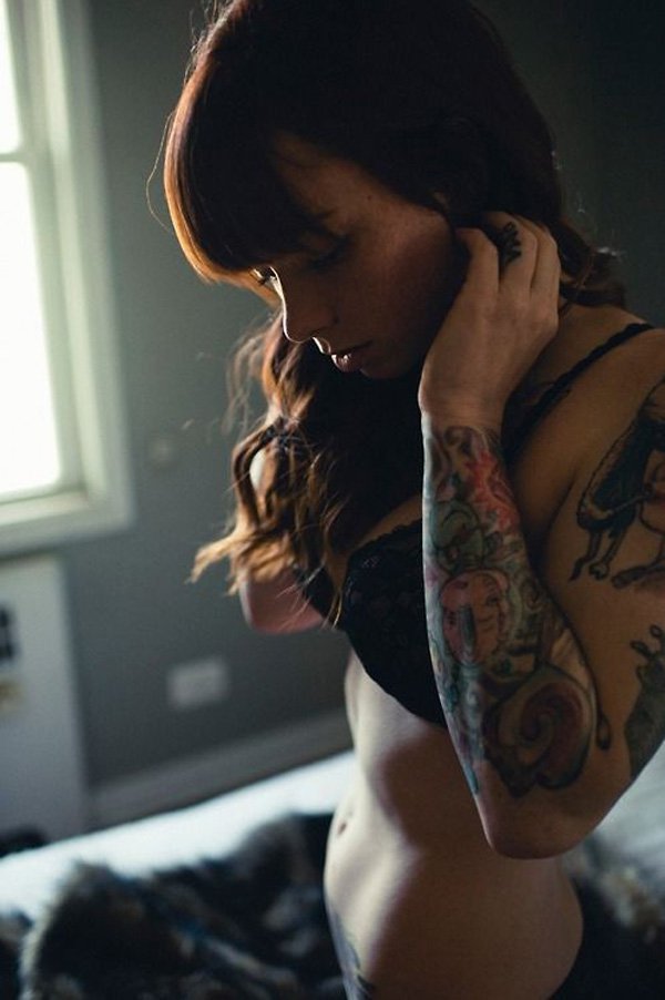 Some of the sexiest tattooed women on the Internet. (20)