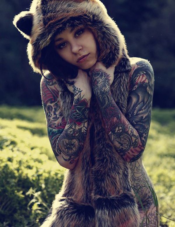 Some of the sexiest tattooed women on the Internet. (24)