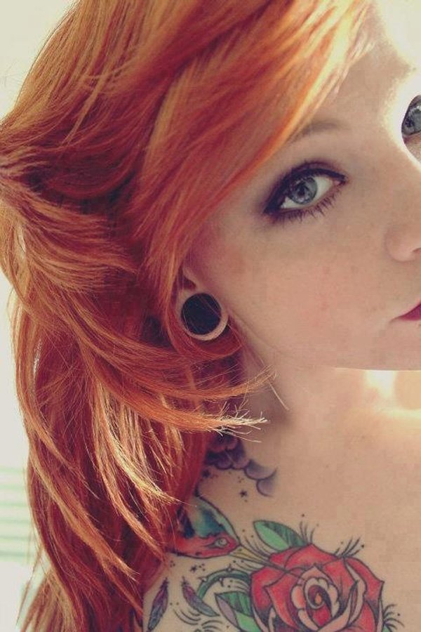 Some of the sexiest tattooed women on the Internet. (33)