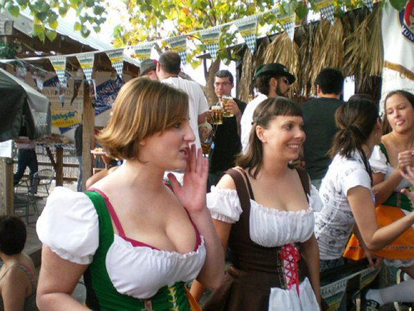 Hottest Oktober fest Girls dressed in Dirndl Oktoberfest costumes. (12)
