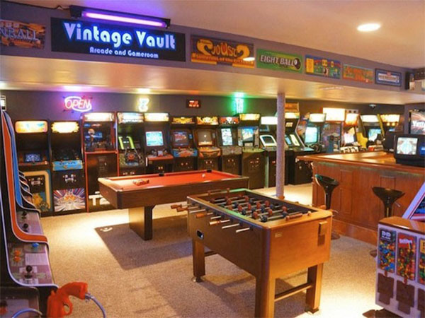 World's Greatest Base ment Caves and man caves. (22)