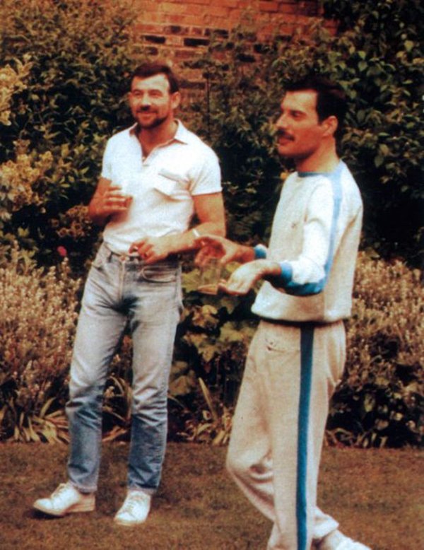 Freddie Mercury and His Last Partner Jim Hutton. (11)