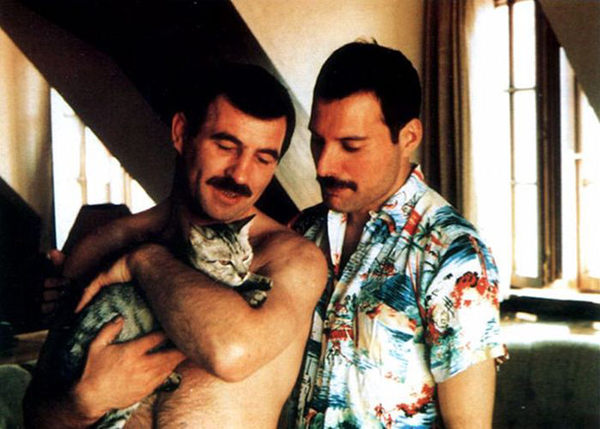 Freddie Mercury and His Last Partner Jim Hutton. (14)
