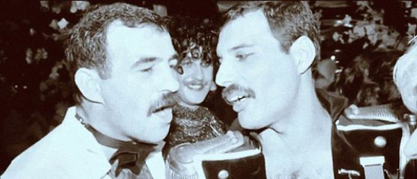 Freddie Mercury and His Last Partner Jim Hutton. (18)