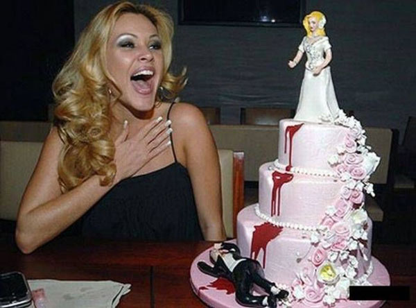 Hilarious Divorce Cake that is better than the wedding cake. (14)