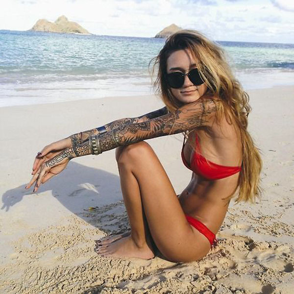 The hottest girls with tattoos and body art. (11)