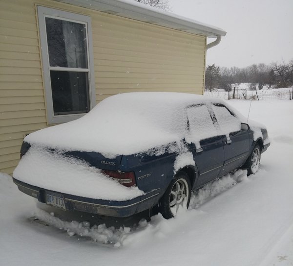 Friend Pranks Roommate Building an Igloo Around His Car. (1)