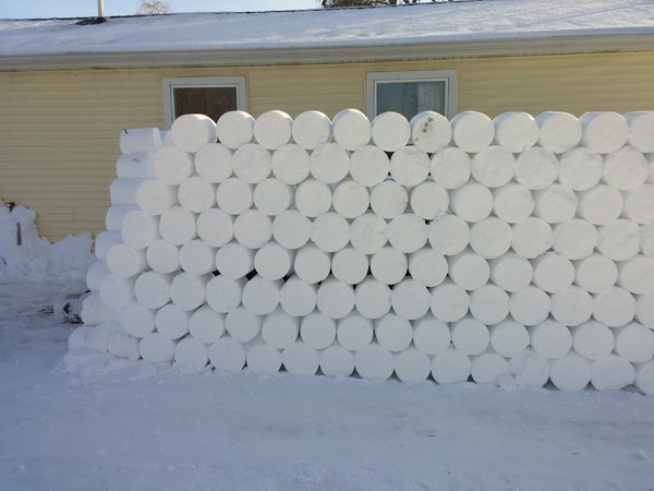 Friend builds an Igloo Around His friends Car as a prank. (18)